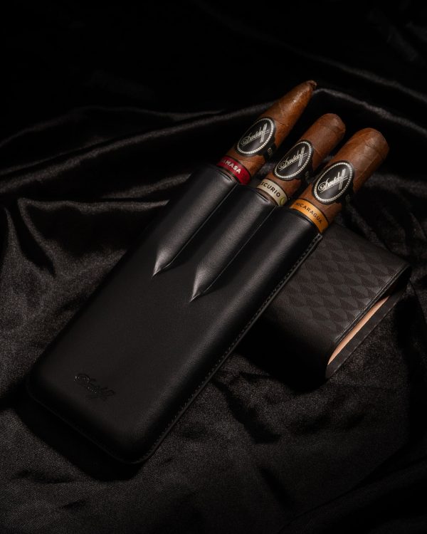 Davidoff Cigar Case Curing (XL-3 / Black Leather) + 3 Cigars