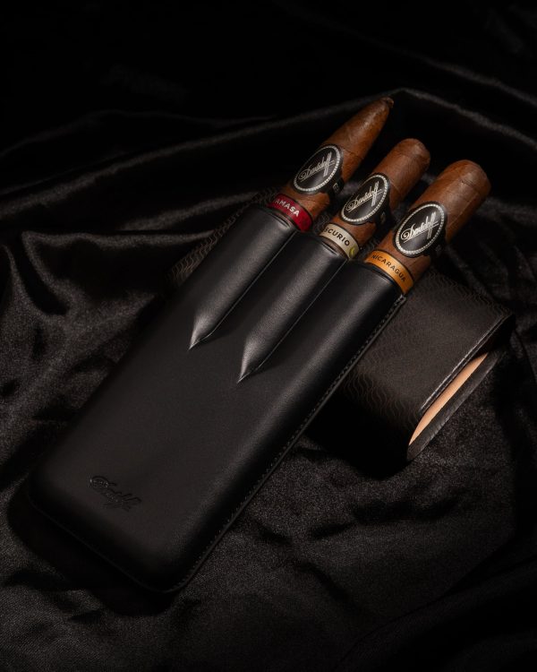 Davidoff Cigar Case Enjoyment (XL-3 / Black Leather) + 3 Cigars